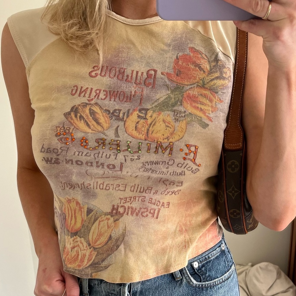 SOLD Amazing Y2K bedazzled graphic tee